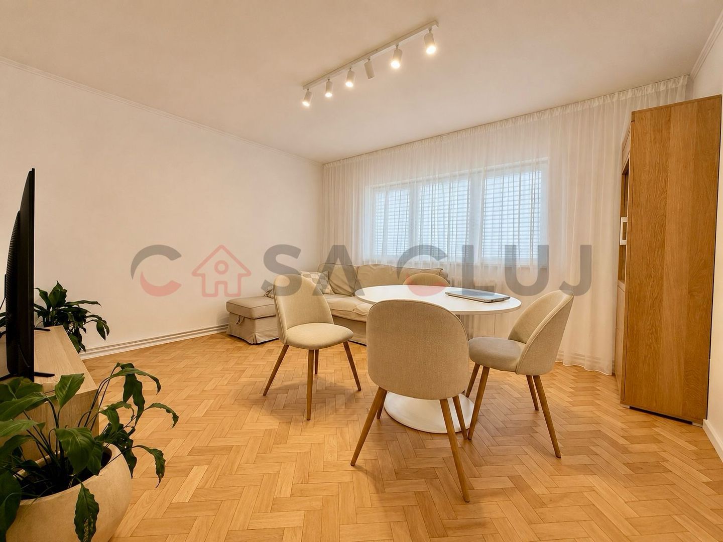 Apartament renovat, etaj intermediar, zona Bucegi - Poză 4