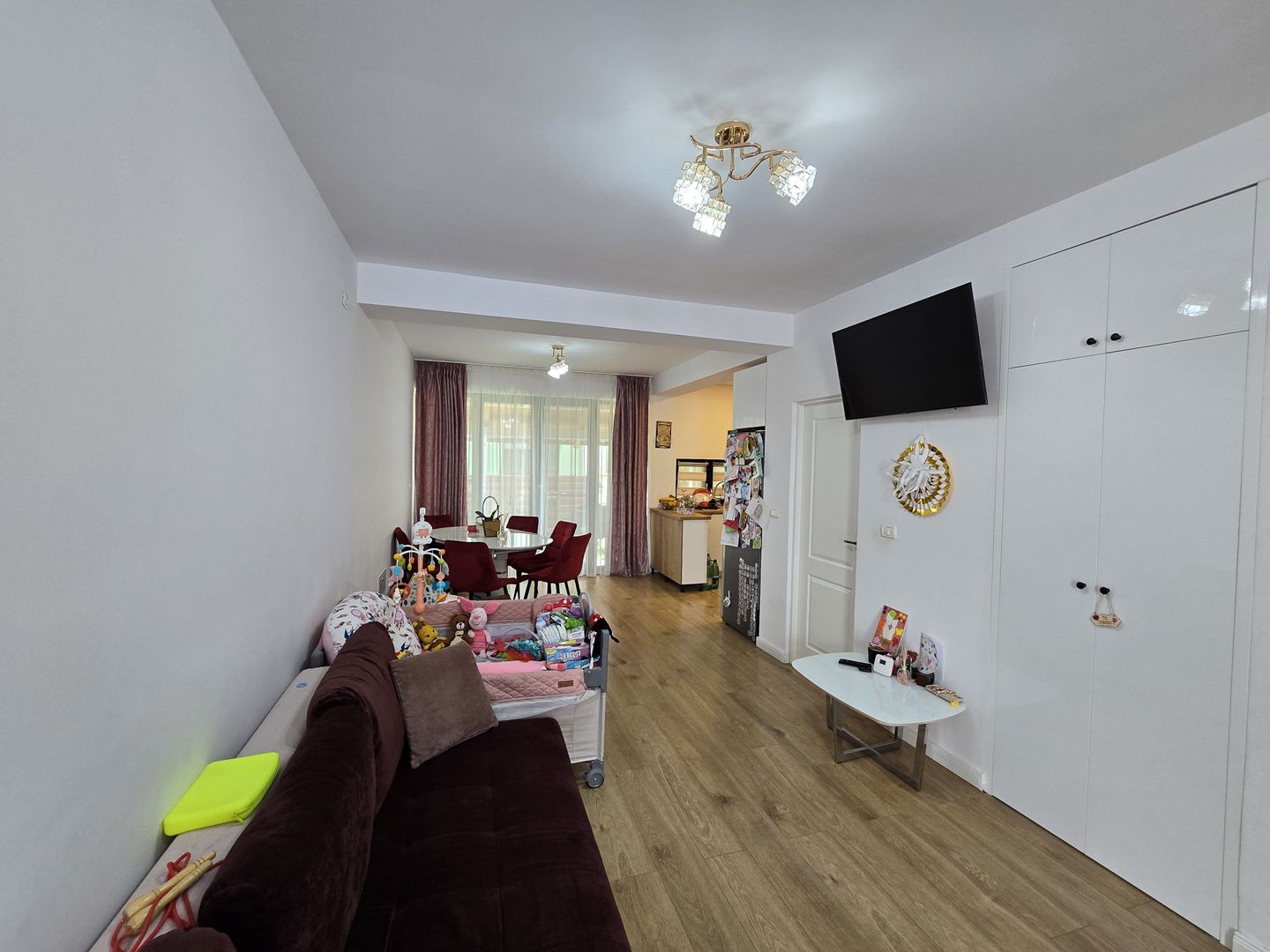 Apartament in casa insiruita, Dumbravita, 2 Dormitoare, Loc de parcare, Curte - Poză 1