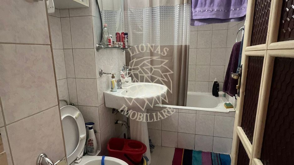 Apartament decomandat 4 camere 85 mp-balcon-etaj 3-parcare-Zona Lama - Poză 7