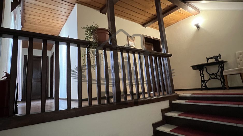 Imobil 650 mp utili, zonă centrală, comercială și trafic intens - Poză 5