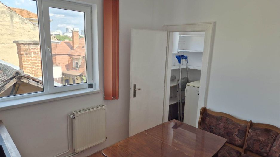 Garsoniera cu suprafata de 45mp,in zona centrala - Poză 7