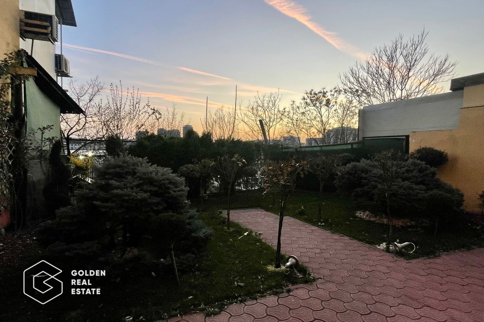 Casă generoasă pentru activități comerciale- Calea Vitan - Poză 20