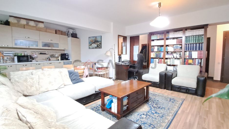 Zonă exclusivistă, Plopilor!! - Poză 1