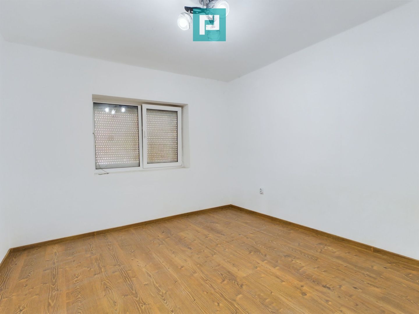 Casă tip duplex cu teren generos în Dezna - Poză 4