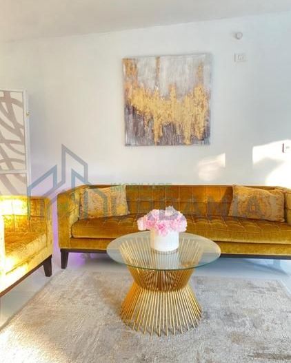 Vilă modernă de vânzare în Bârnova, zona Pietrărie – 239 mp, 7 camere, 275.000 EUR - Poză 1