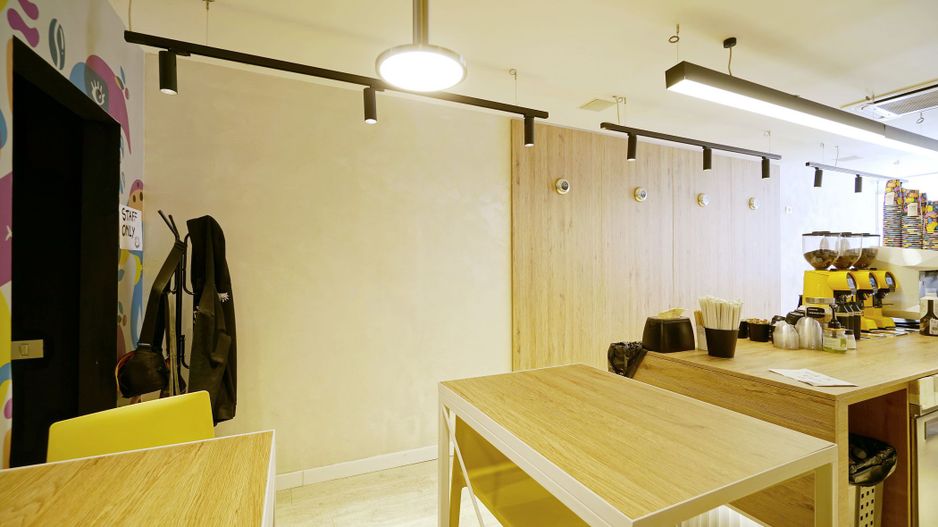 Spatiul comercial Piata Romana ,la coloane - Poză 11