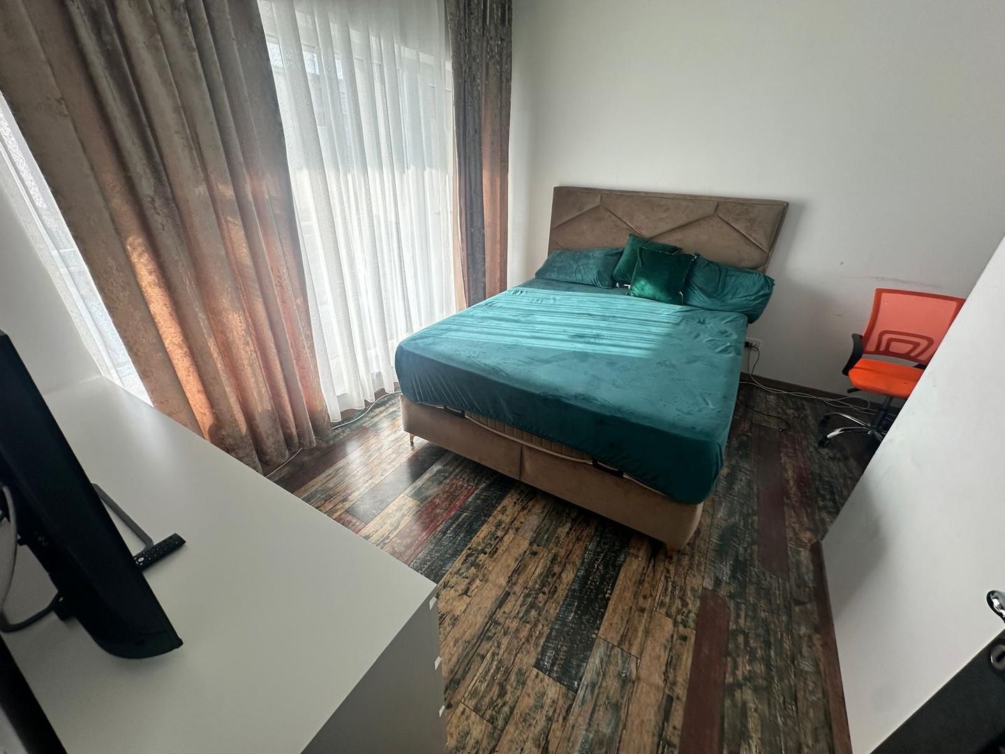 CASA INDIVIDUALA MOBILATA, TOATE UTILITATIE, CURTE 400 MP, COMISION 0% - Poză 5