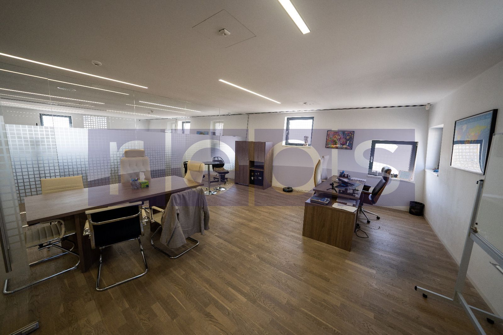 VANZARE -CLADIRE DE BIROURI - ARHITECTURA EXCEPTIONALA - Poză 16