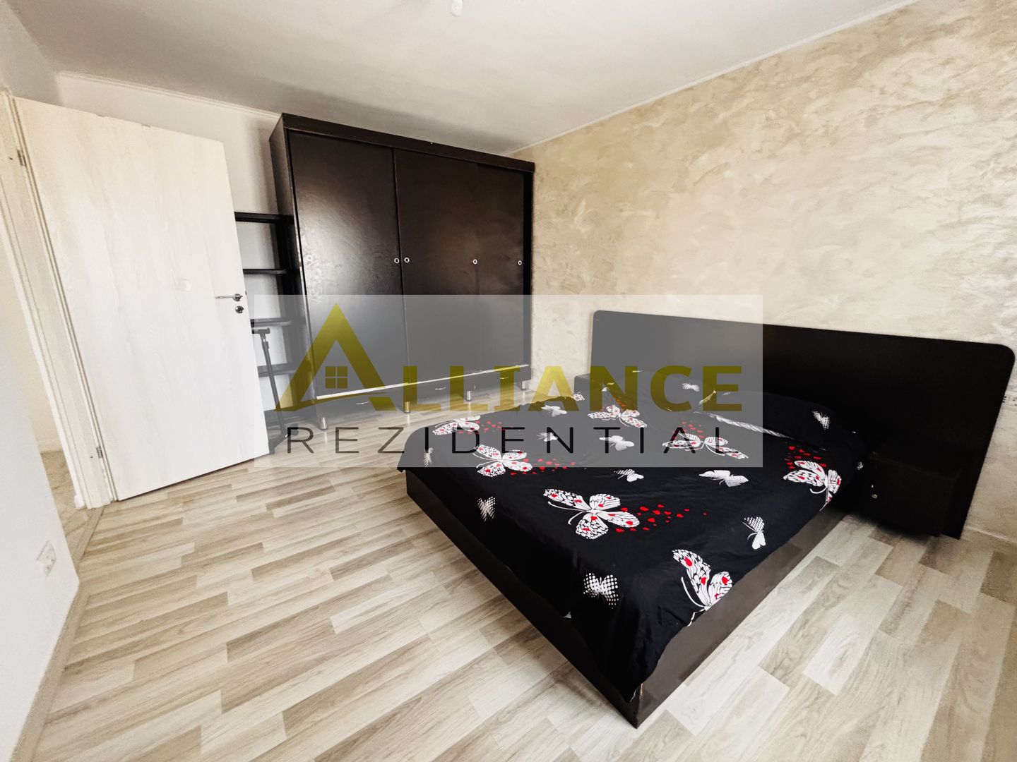 Duplex complet mobilat – 3 camere, 2 băi și curte proprie - Poză 11