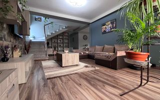 Casa de vânzare în Vulcana Pandele, la o distanță mica de oraș! - Poză 8