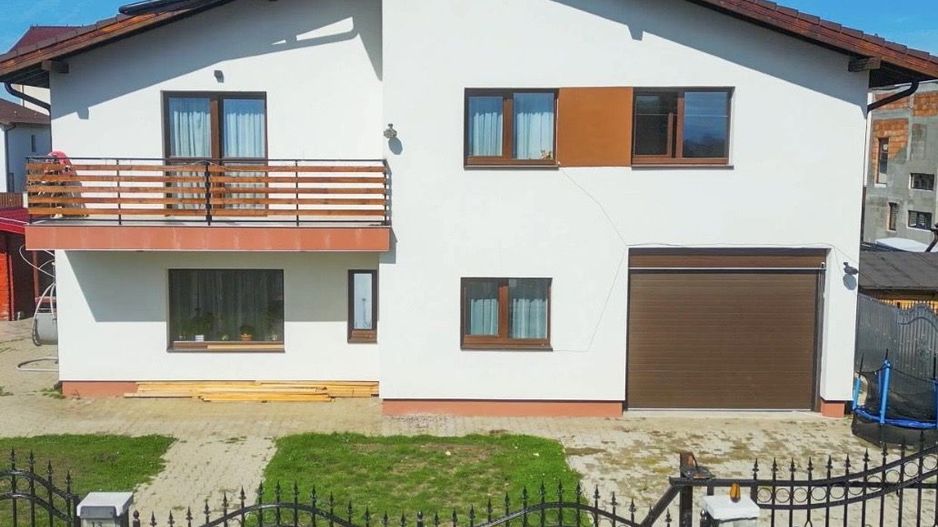Casa individuală de vânzare Sânpetru, 5 camere, garaj, foișor, curte - Poză 1