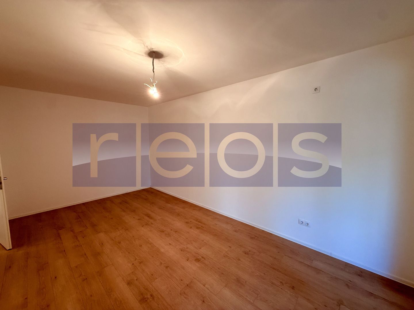 VANZARE 2 CAMERE | STRAULESTI | PISCINA PRIVATA A COMPLEXULUI - Poză 2