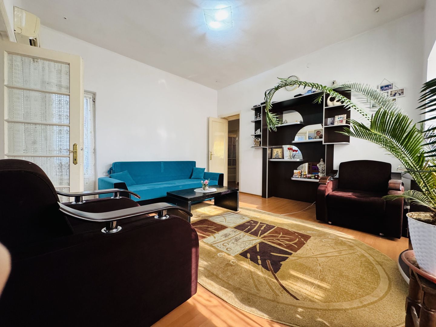 Apartament 3 camere in Vila+Demisol locuibil 18,40 mp - Parcul Carol - Poză 2