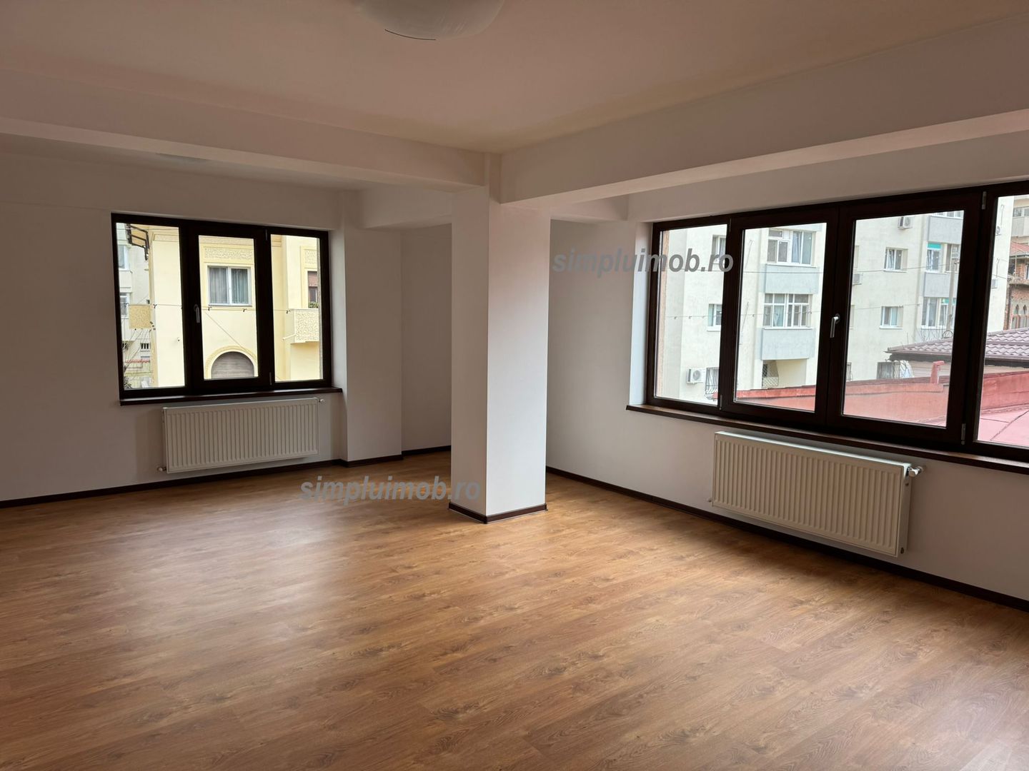 Spatiu birou cladire birouri Metrou Iancului - Poză 1