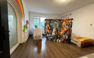 Casa spațioasă, cu spațiu comercial, locuri de parcare - Aradului Vest - Poză 3
