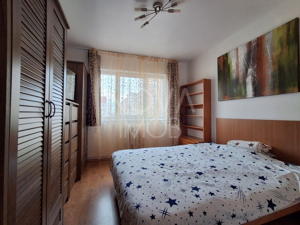 Apartament de inchiriat 3 camere etajul 4, cu lift,  Zona Vasile Aaron - Poză 10