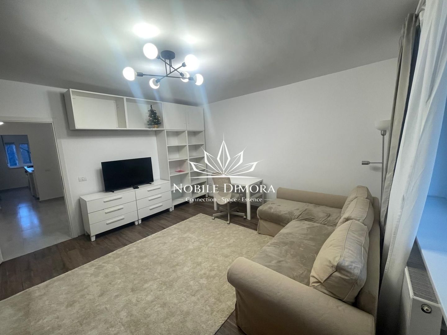 Apartament de vanzare cu 2 camere, renovat complet, cu boxa prorie - Complex - Poză 1