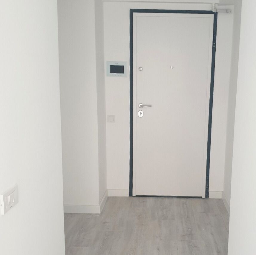 Garsonieră spațioasă luminoasă și plină de potențial în inima Piperei - Poză 7