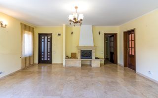 9 camere, 5 bai, spatiu hobby, gradina, garaj,locatie buna - Poză 8