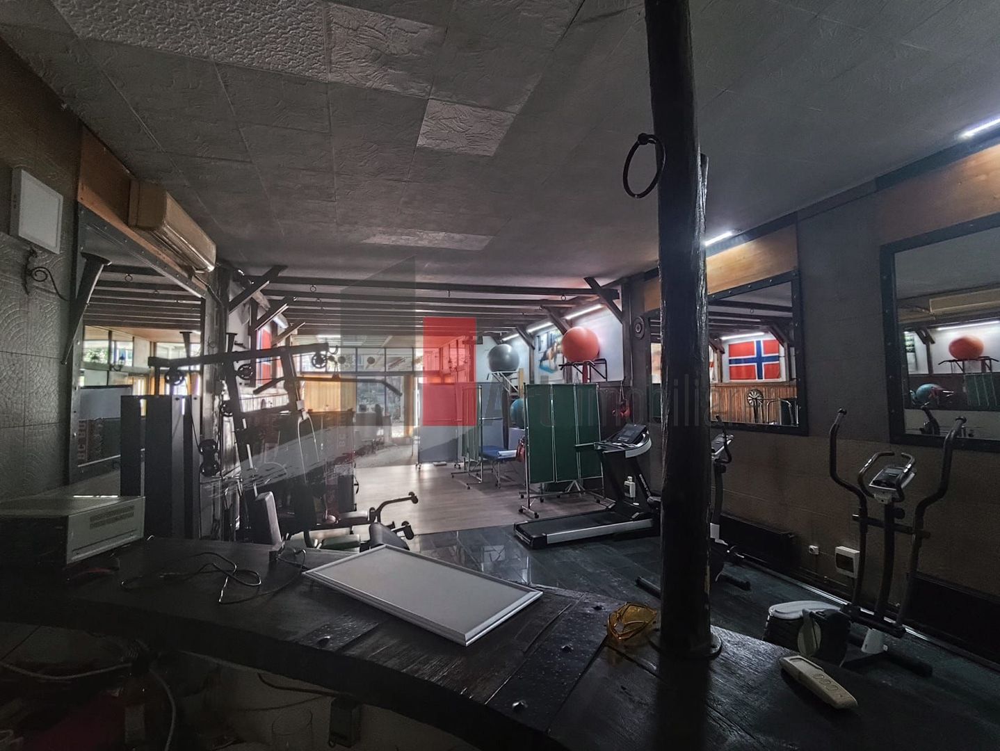 Spatiu comercial de inchiriat in Giulesti (langa stadion, complex comercial) - Poză 14