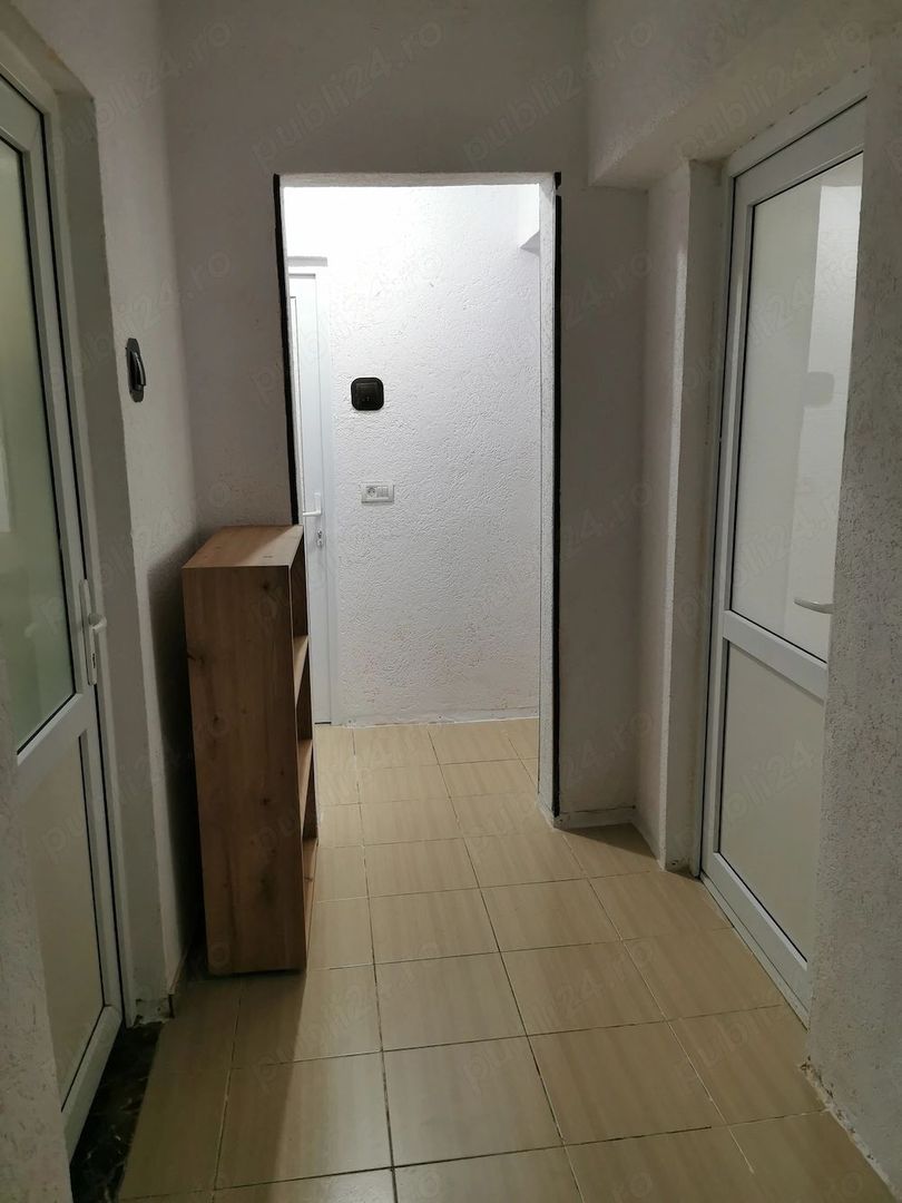 De inchiriat apartament 3 camere, parter, zona Constructorilor, 400 Euro - Poză 5