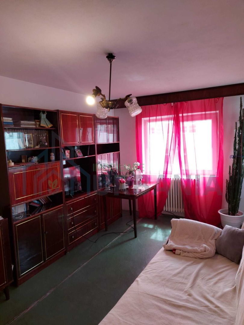 Apartament 3 camere de vânzare, Hârlău, etaj 4 - Poză 4