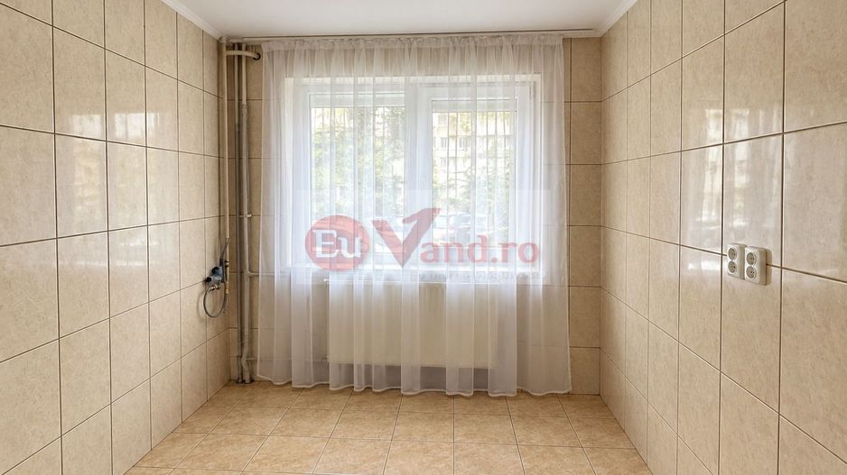 Apartament cu o camera de vanzare – Micro 40, parter, 27 mp, 33.500 E - Poză 4
