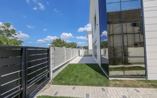 Vila in ansamblu exclusivist cu finisaje si dotări premium - Poză 13