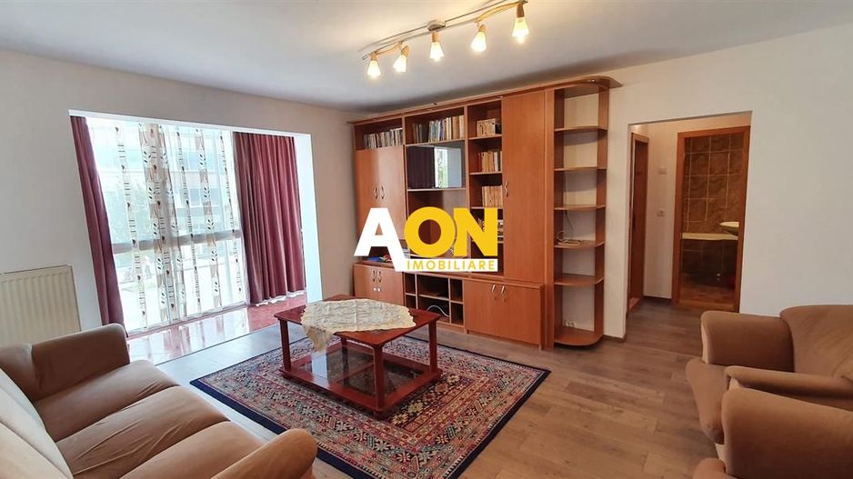 Apartament 3 camere, etaj 1, Cetate, zona Liceului Militar - Poză 1