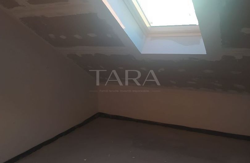 Casa de vanzare tip duplex in cartierul Europa,zona Bibescu - Poză 18