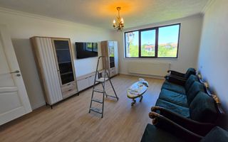 Apartament 5 camere, renovat, 68 mp utili + mansarda 52 mp,  Cetate - Poză 1