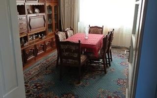 BRASADAS vinde casa cu etaj, 4 camere, central, acces cu masina. - Poză 13