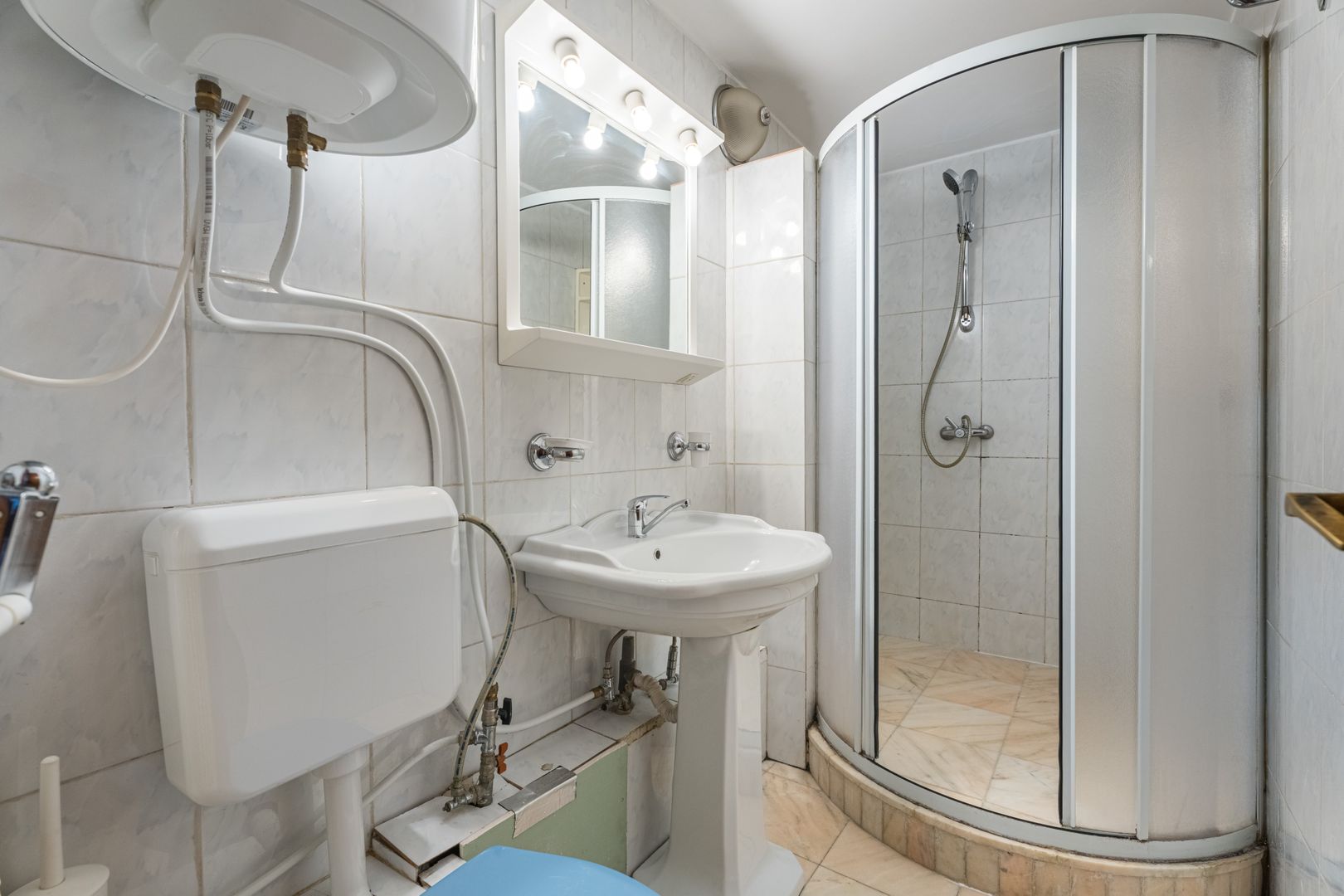 4 camere cu boiler, 13 Septembrie - Poză 4