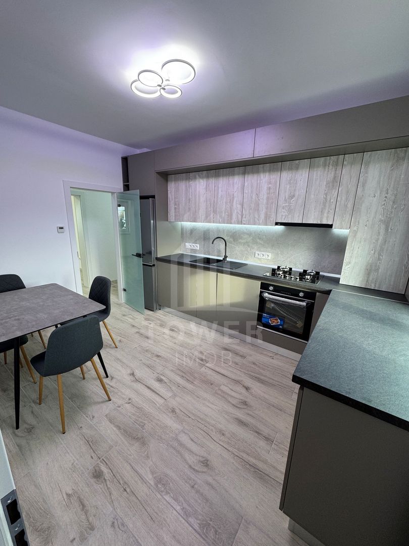 Apartament 3 camere de vânzare - Poză 2