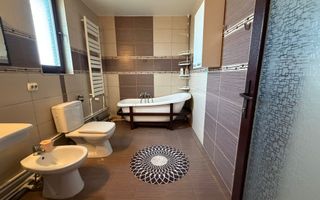 Casă/Vilă de vânzare în comuna Târgu Trotuș, județul Bacău. - Poză 12