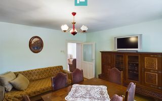 Casă cu 7 camere și 2 băi in Grădiște - Poză 12