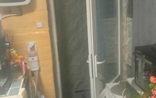 Garsonieră cu Baie – Centru, Demisol, Ideală ca Investitie - Poză 2