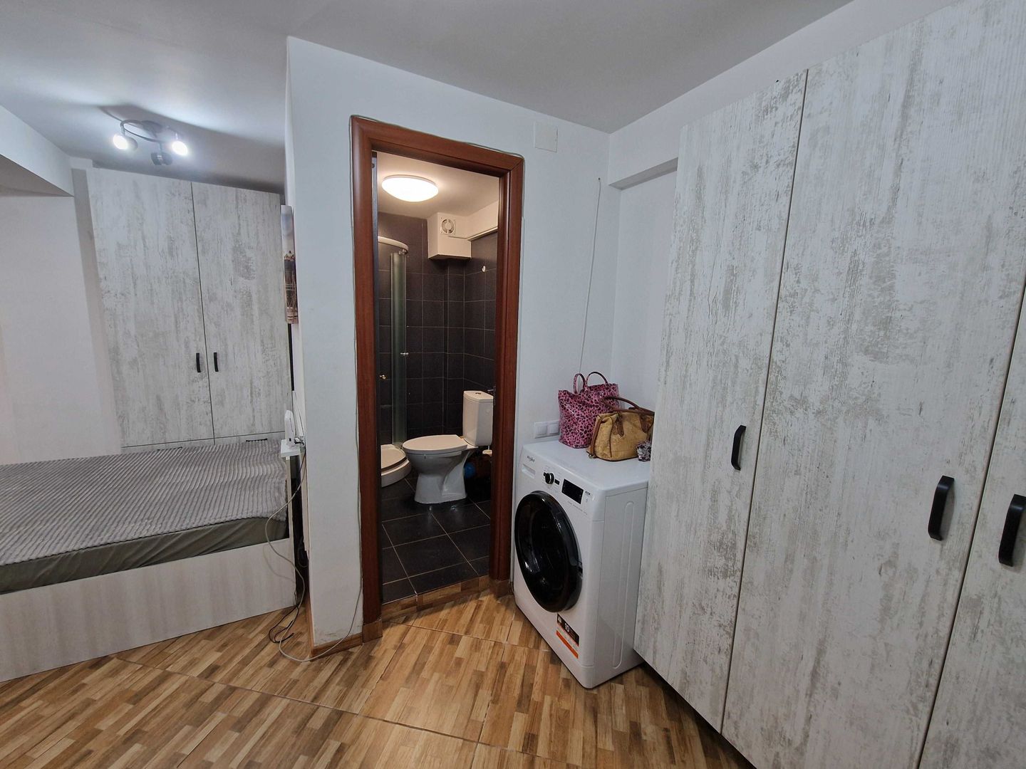 GARSONIERA EROII REVOLUTIEI 30MP - Poză 6