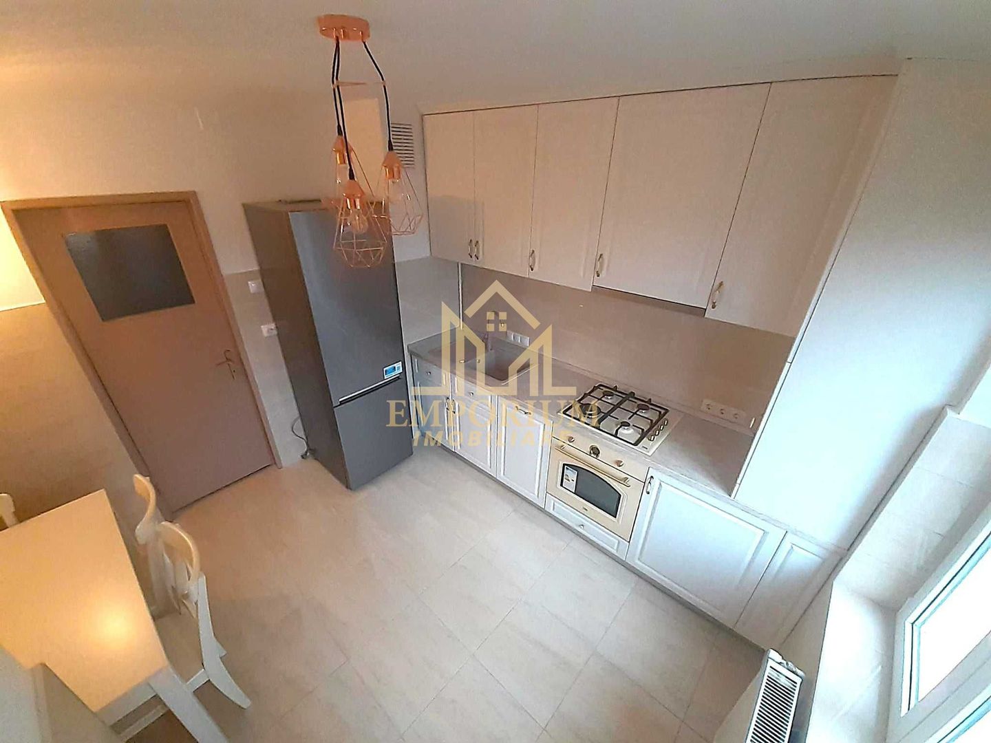 3 camere, decomandate, Parcare, Andrei Muresanu, zona Parcului Engels - Poză 5