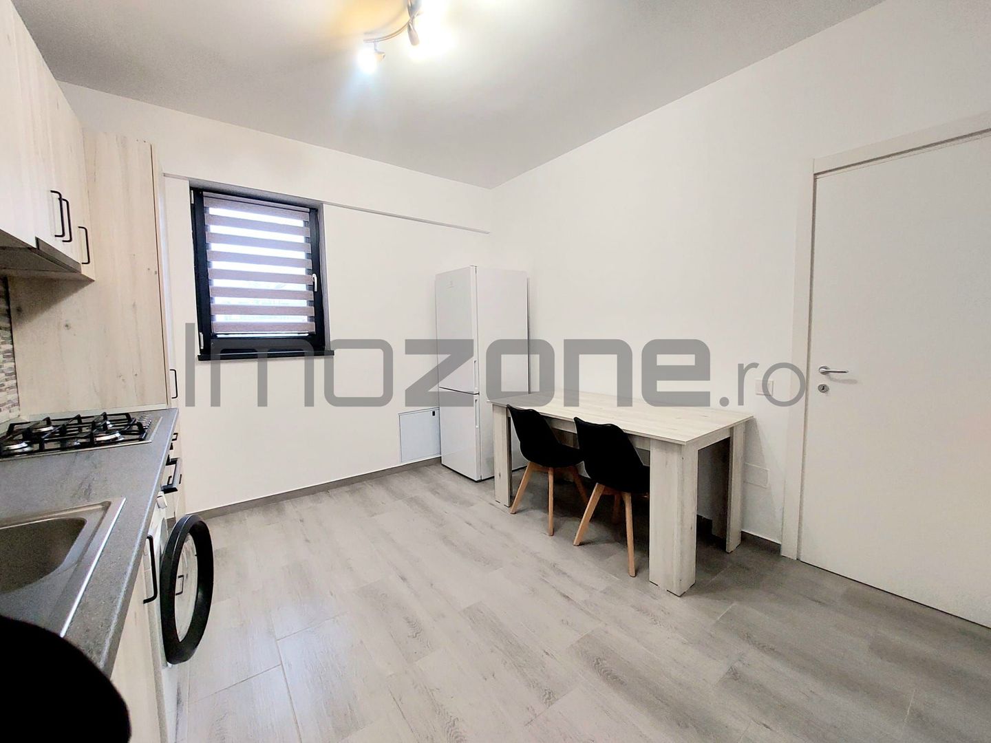 Garsoniera, 42 mp, decomandata, bucatarie 11 mp, mobilata/utilata - Poză 4