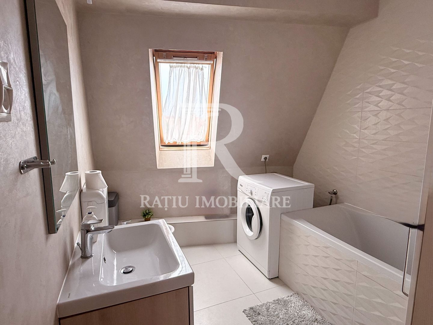 Apartament cu 4 Camere de Închiriat | Centru | Oradea - Poză 11