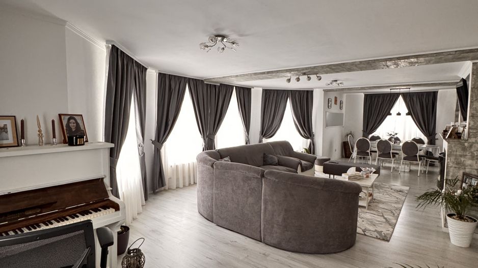 Vilă spațioasă cu 6 camere – Cartierul Viena, Oradea - Poză 2