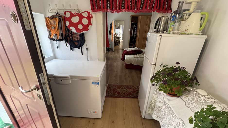 Casa individuala in Arpasu de Sus, teren mare, partial renovata - Poză 14