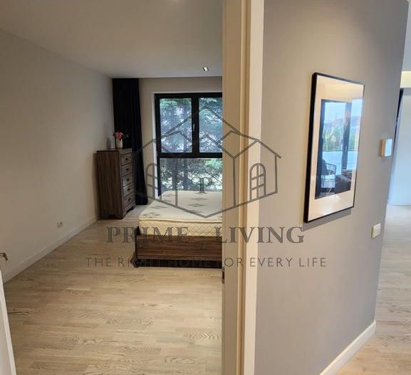 Apartament situat la etajul doi al unui bloc cu 3 etaje - Poză 8