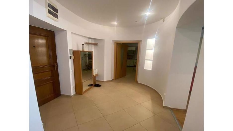 3 camere decomandat lux zona Medicina - CENTRALA PROPRIE - Poză 6