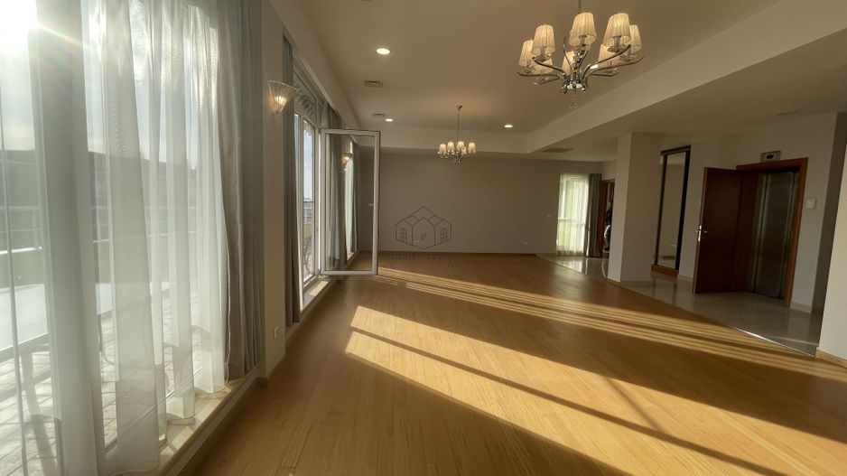 PENTHOUSE SUPERB CU 4 CAMERE LA INCHIRIERE LANGA PARCUL HERATSRAU - Poză 2