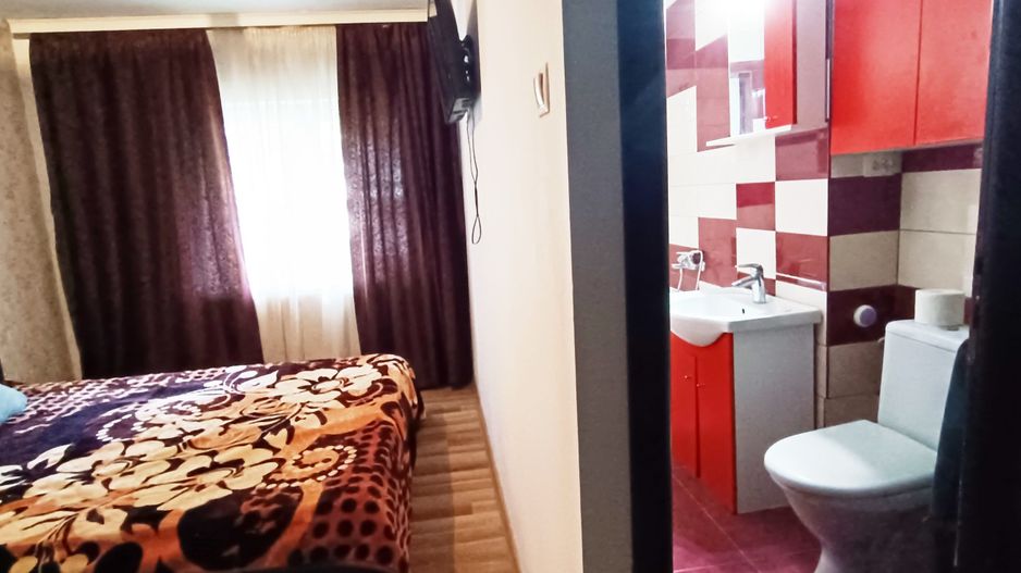 Apartament cu 3 camere pretabil birou sau locuinta in Brasov - Poză 1