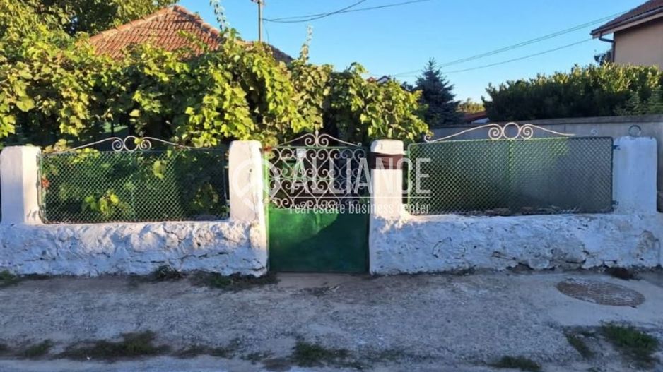 CUMPANA ( cod02) - Casa batraneasca 5 camere cu teren 491 mp - Poză 1