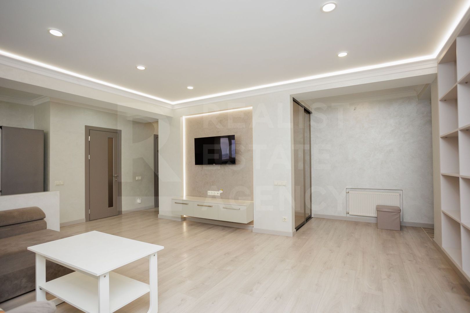Spre vînzare apartament spațios, 2 dormitoare și living, sec. Botanica - Poză 7