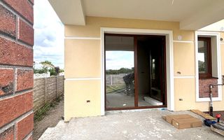 Duplex cu 4 camere, vatra satului, toate utilitatile - Sacalaz - Poză 2